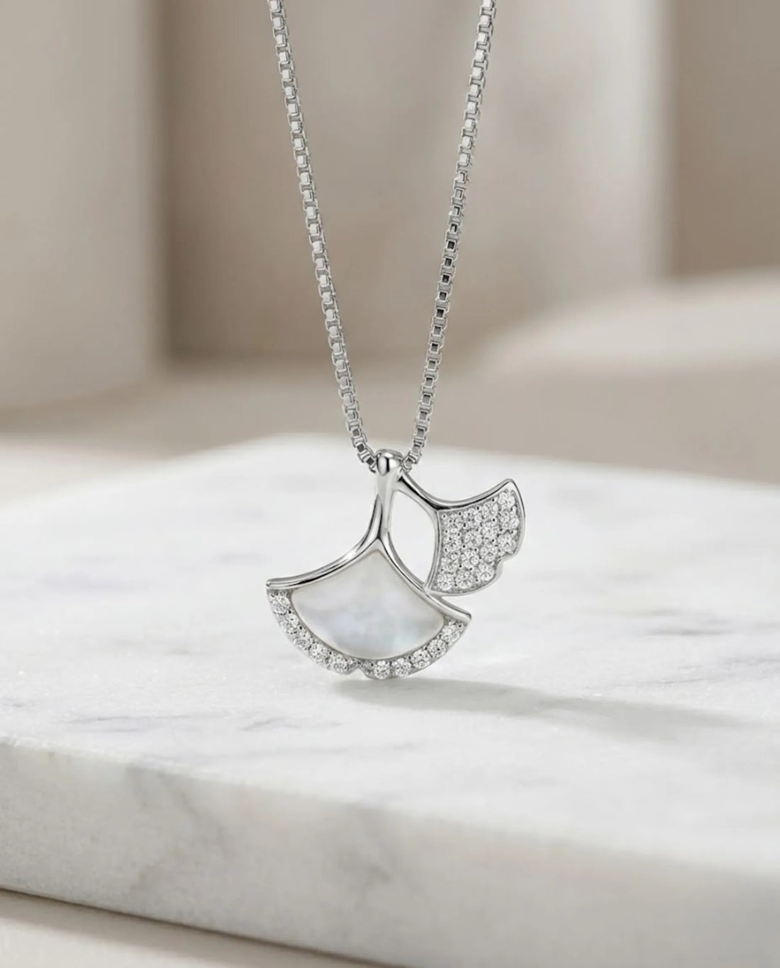 Orneza Silver Ginkgo Leaf Shell Pendant Necklace