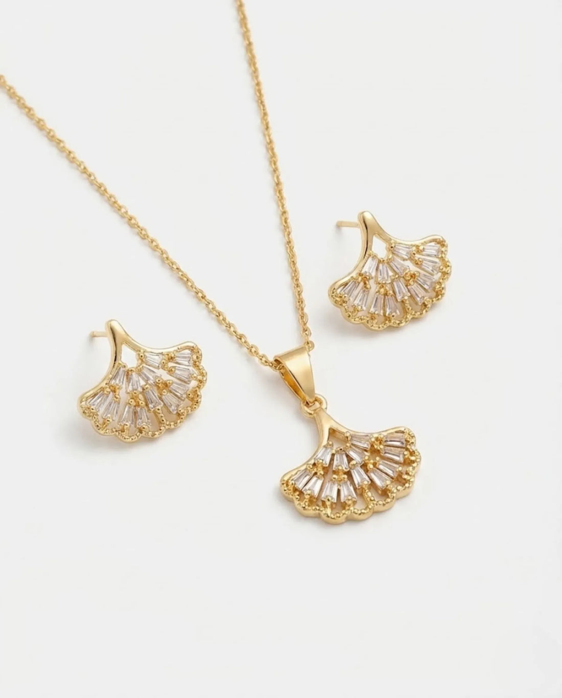 Orneza Gold Ginkgo Leaf Baguette Diamond Pendant Set