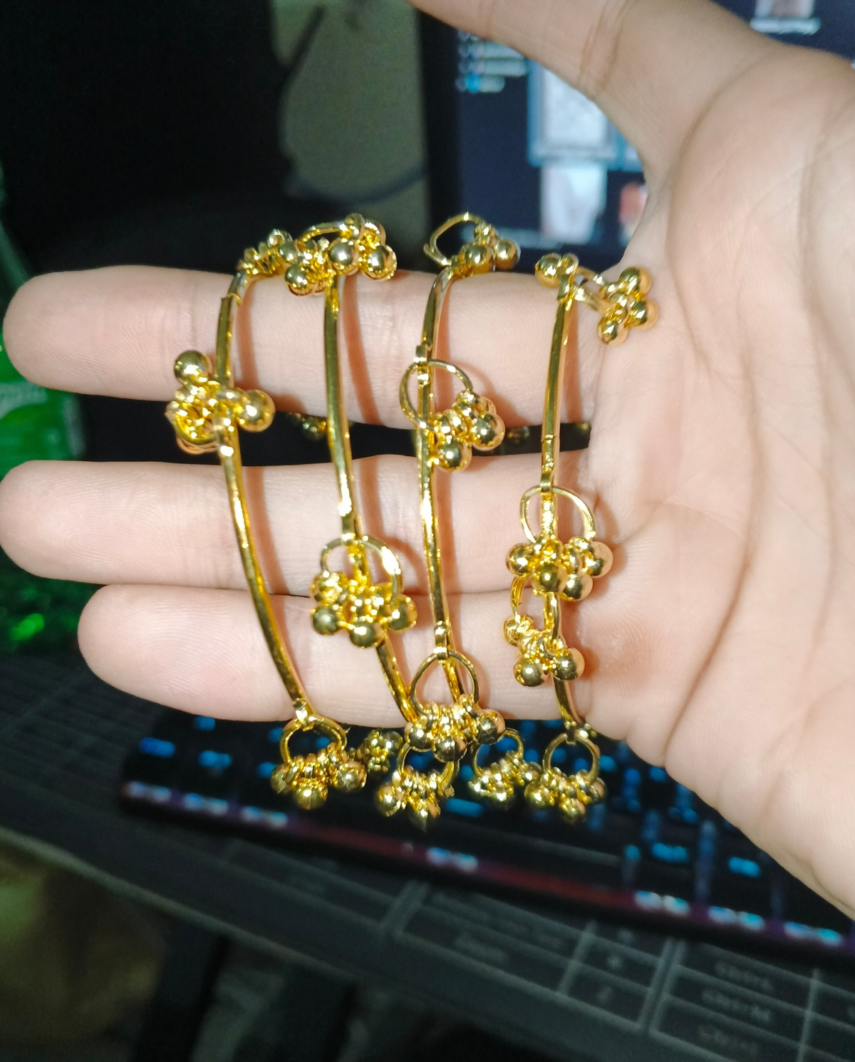 Viral Kashmiri Ghungroo Bangles Gold Bangle Set (4 Pcs)