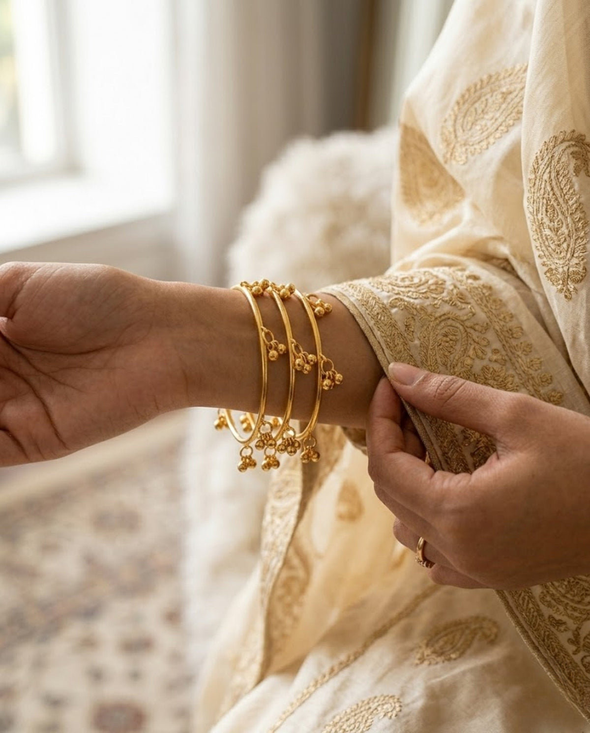 Viral Kashmiri Ghungroo Bangles Gold Bangle Set (4 Pcs)