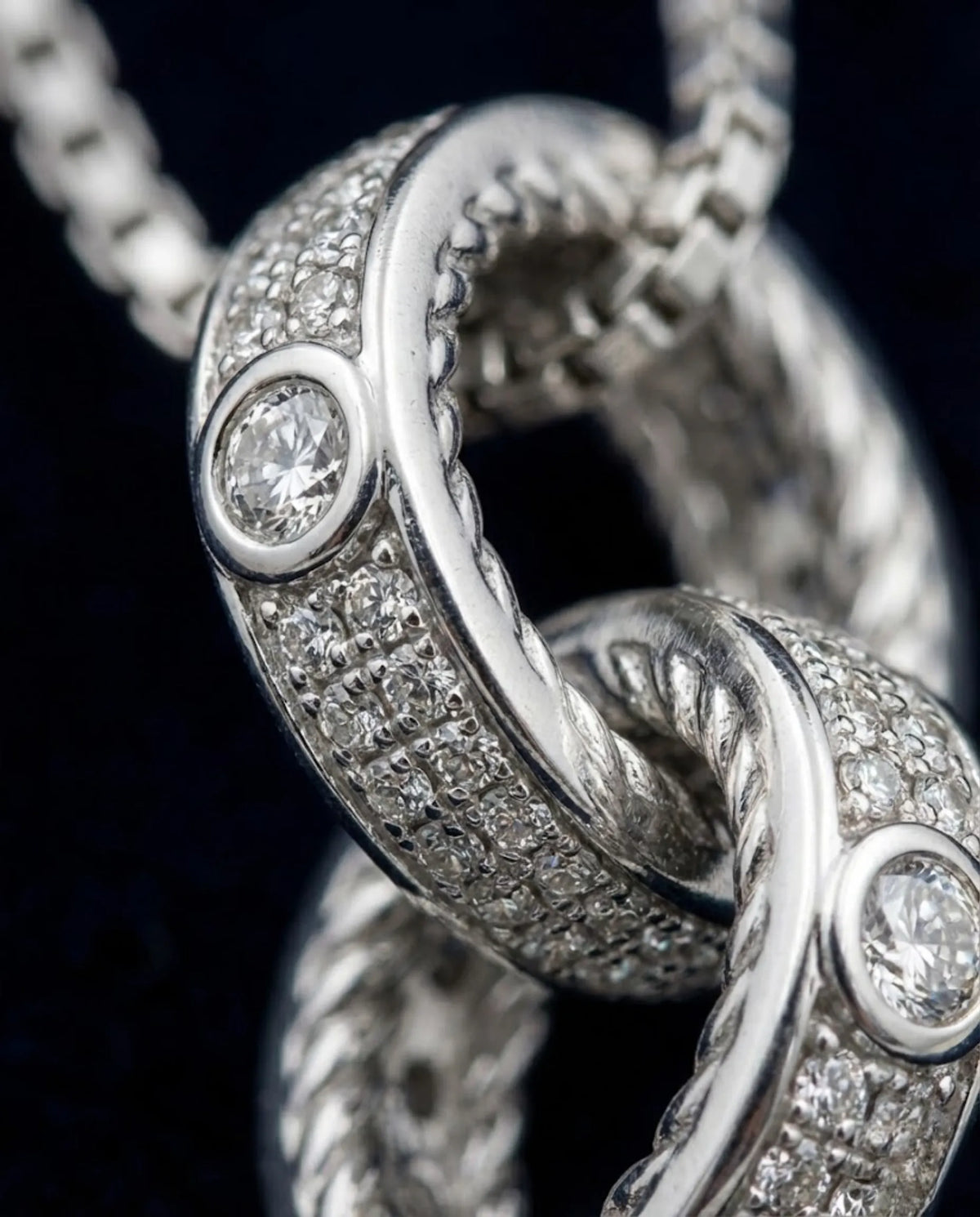 Orneza Silver Interlocking Infinity Circle Pendant Necklace