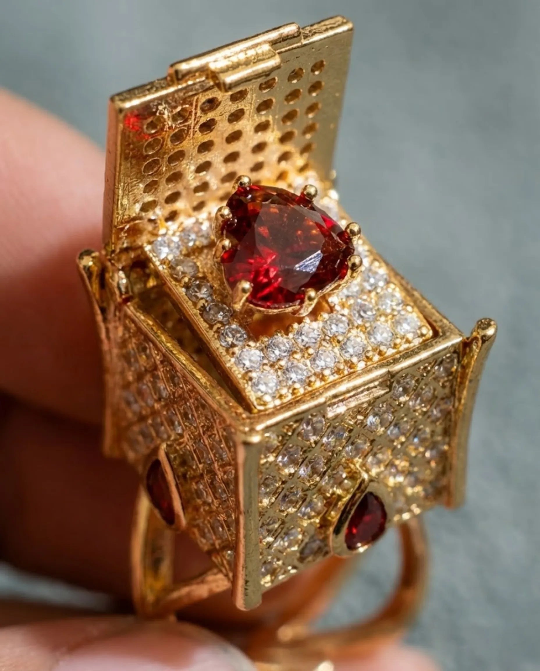 Orneza Royal Box Ring with Heart Ruby and Pavé Crystals