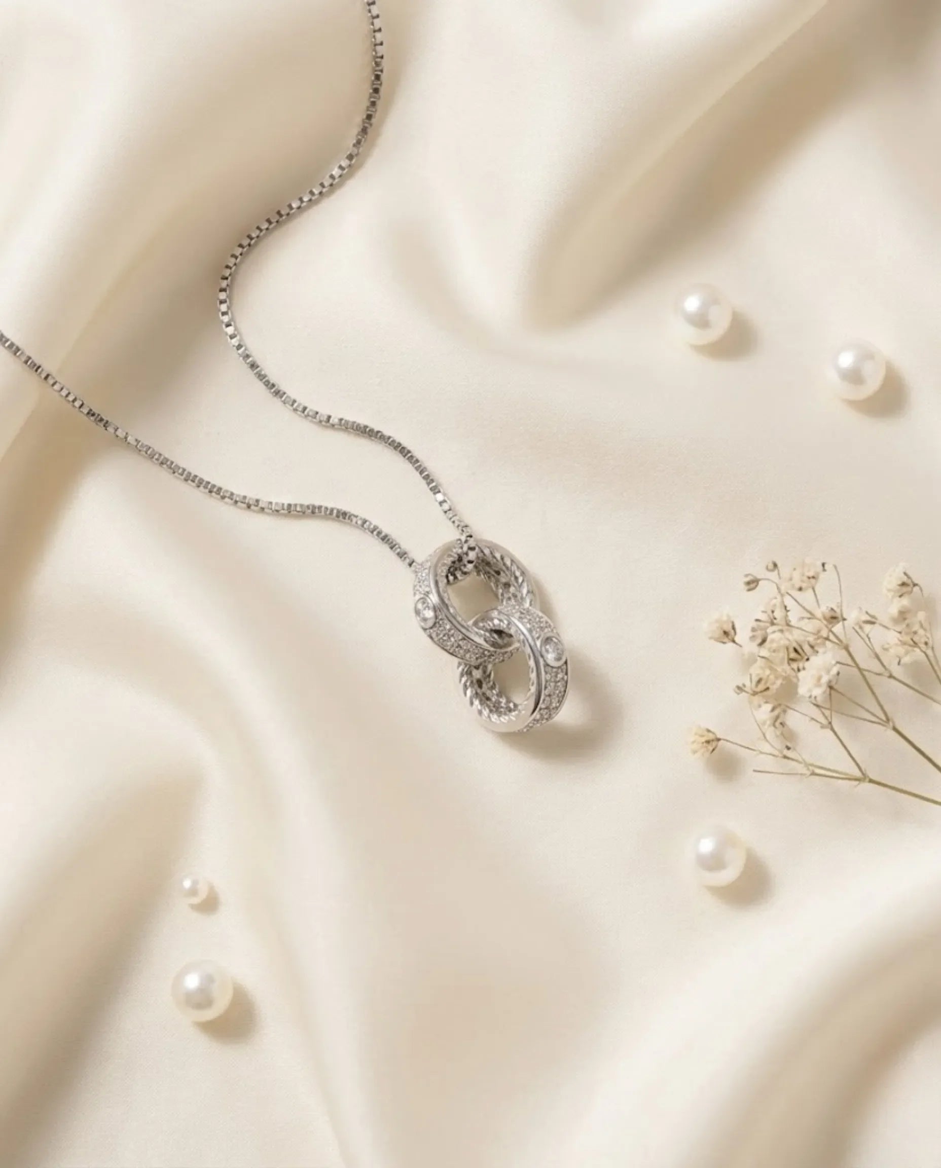 Orneza Silver Interlocking Infinity Circle Pendant Necklace