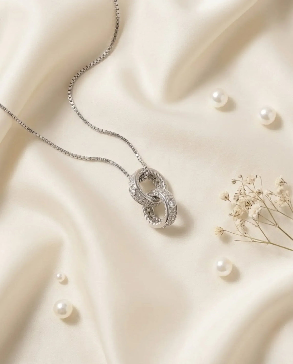 Orneza Silver Interlocking Infinity Circle Pendant Necklace