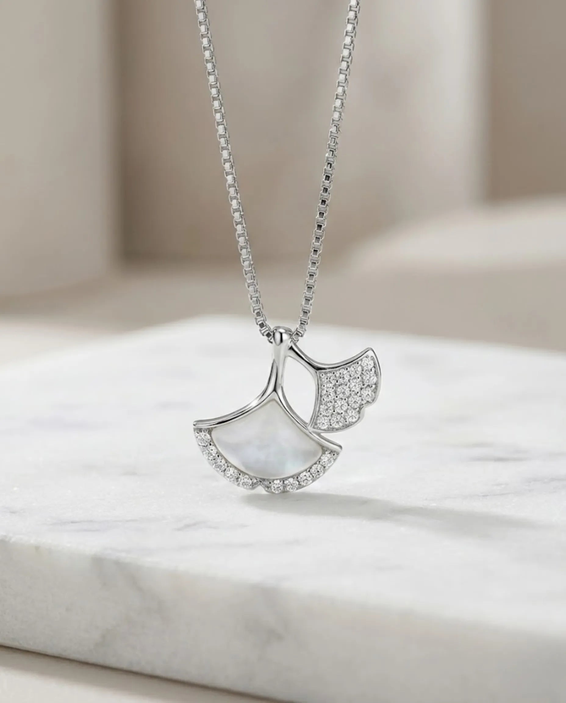 Orneza Silver Ginkgo Leaf Shell Pendant Necklace