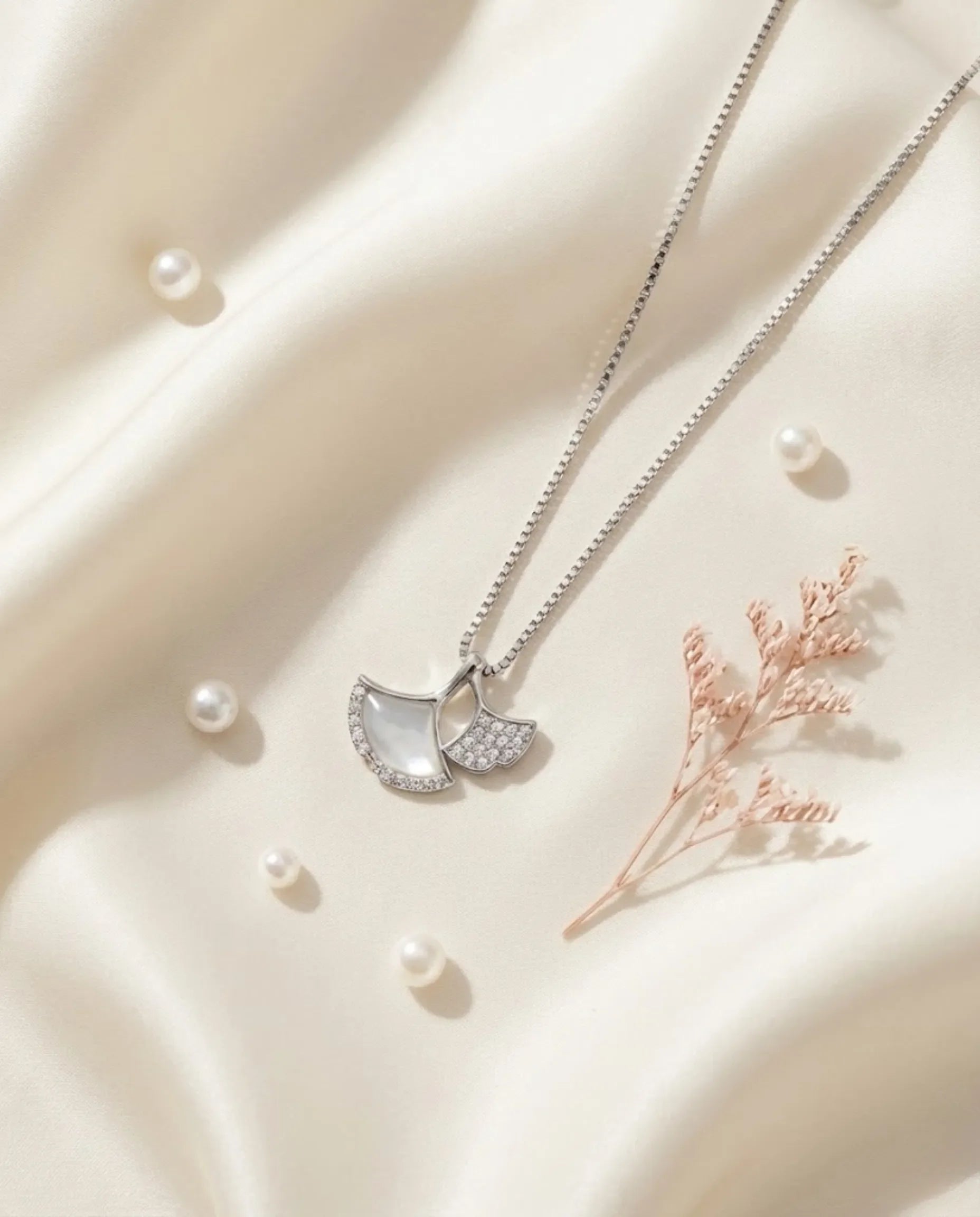 Orneza Silver Ginkgo Leaf Shell Pendant Necklace