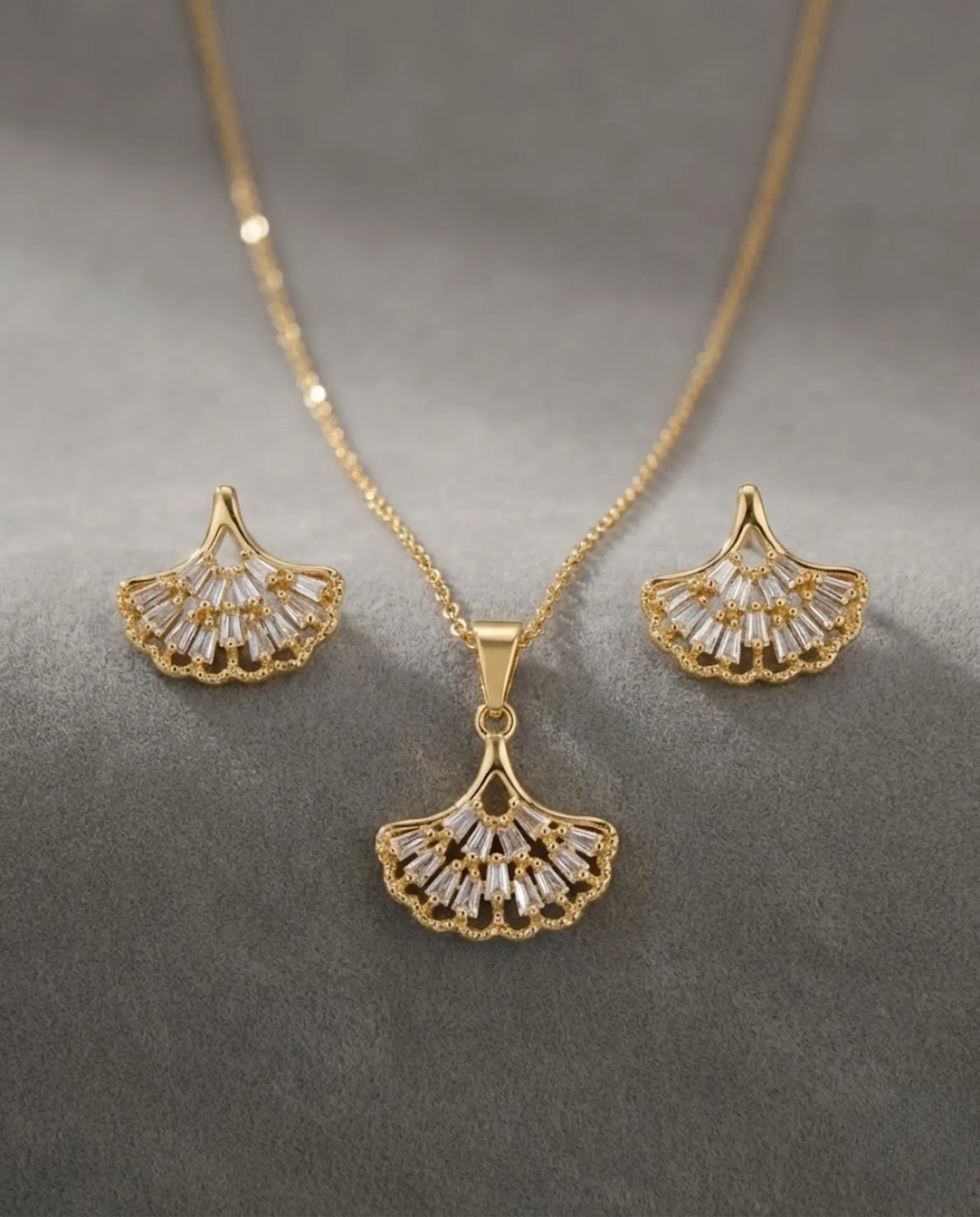 Orneza Gold Ginkgo Leaf Baguette Diamond Pendant Set