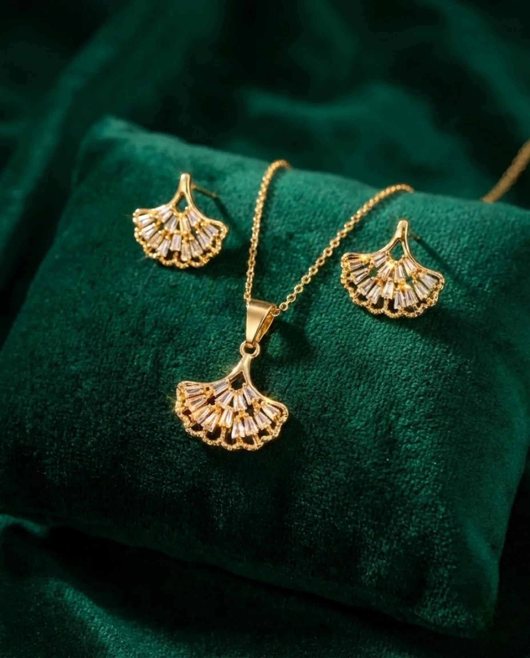 Orneza Gold Ginkgo Leaf Baguette Diamond Pendant Set