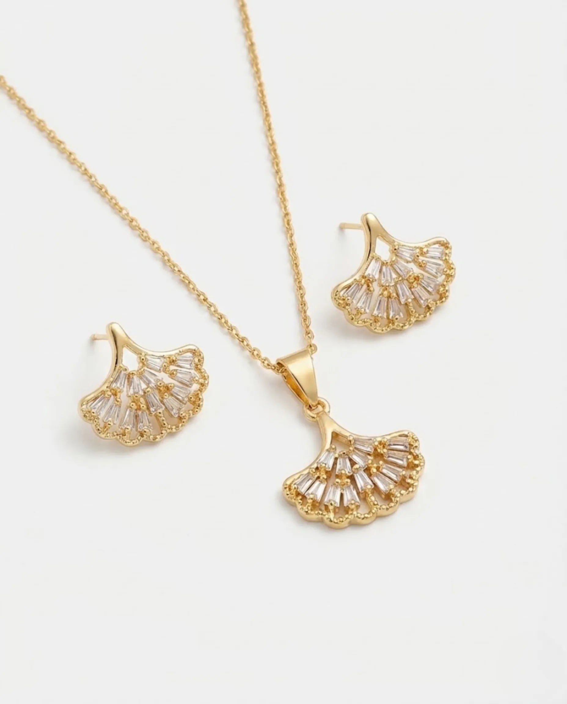 Orneza Gold Ginkgo Leaf Baguette Diamond Pendant Set