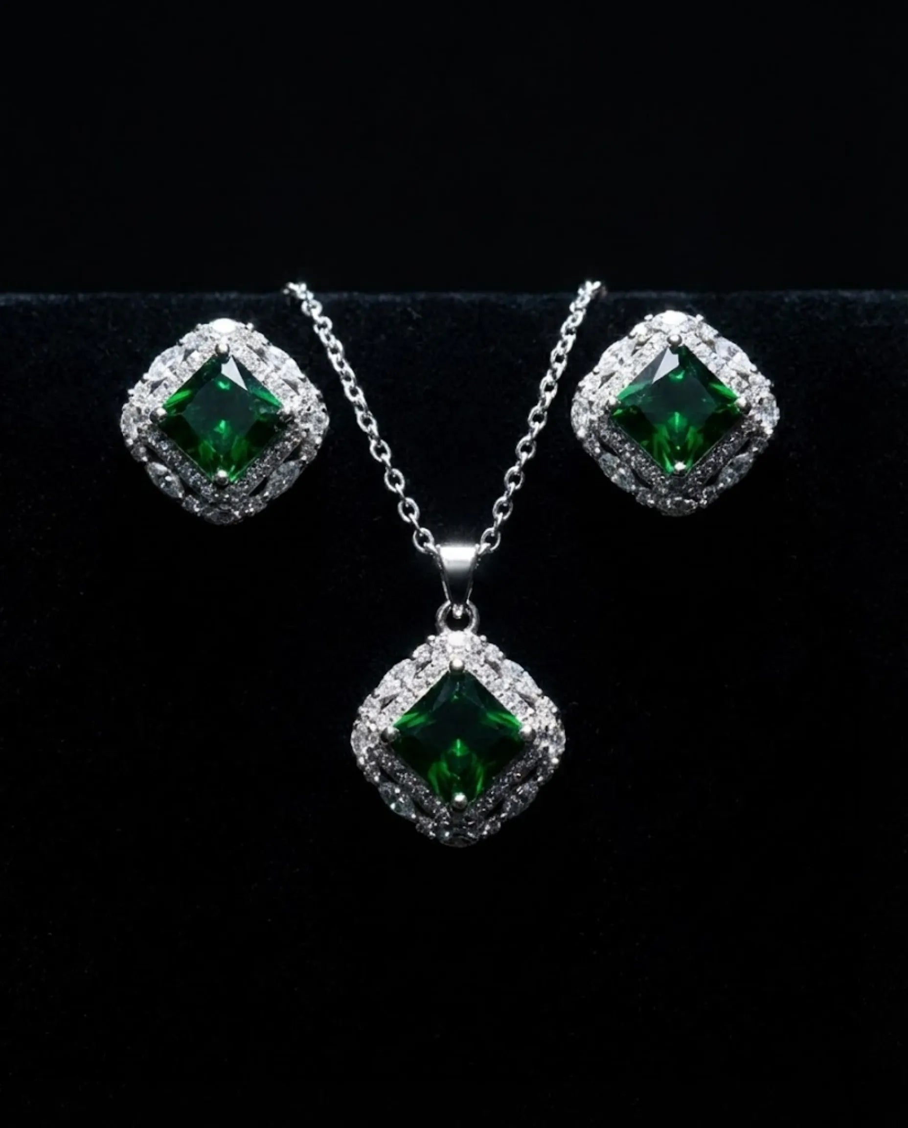Orneza Emerald Royale Cushion Cut Silver Jewelry Set