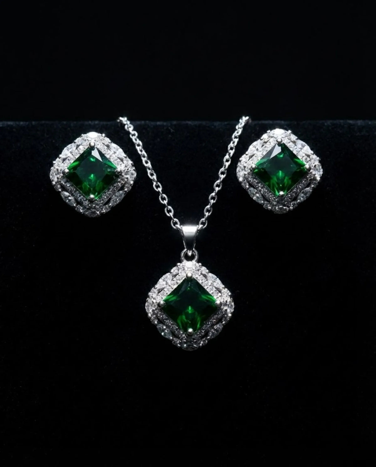 Orneza Emerald Royale Cushion Cut Silver Jewelry Set