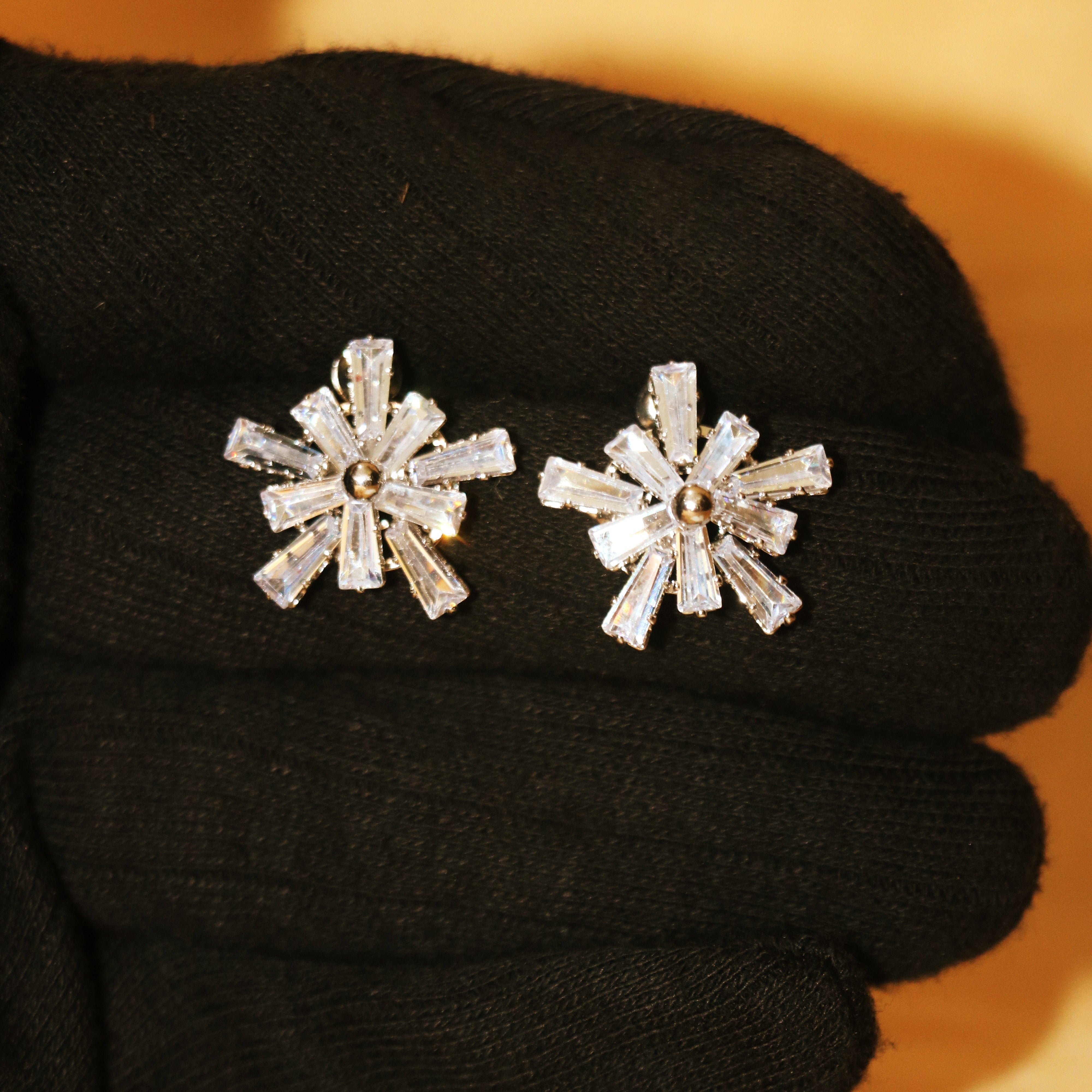 Radiant Starburst Stud Earrings – Dazzle with Elegance and Shine